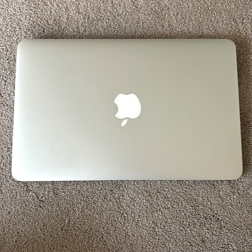 2015 Macbook Air 11.6”